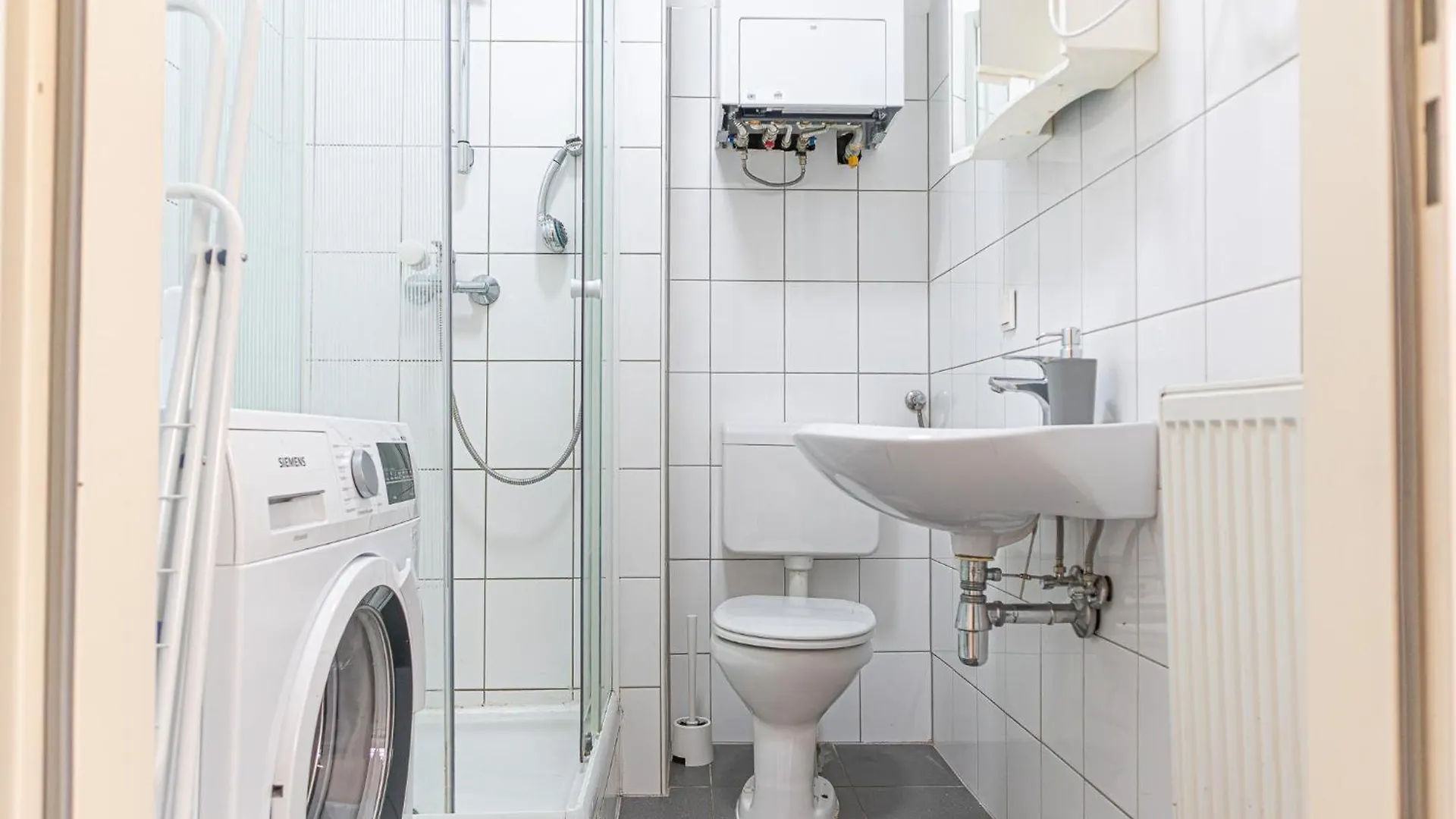 Lovely 2Br Apt, Great Location - Near Schoenbrunn Vienna Austria