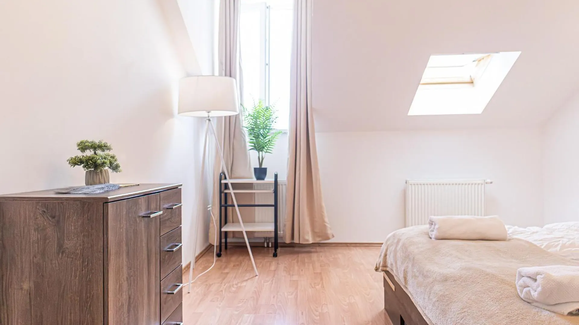 Lovely 2Br Apt, Great Location - Near Schoenbrunn Vienna Austria