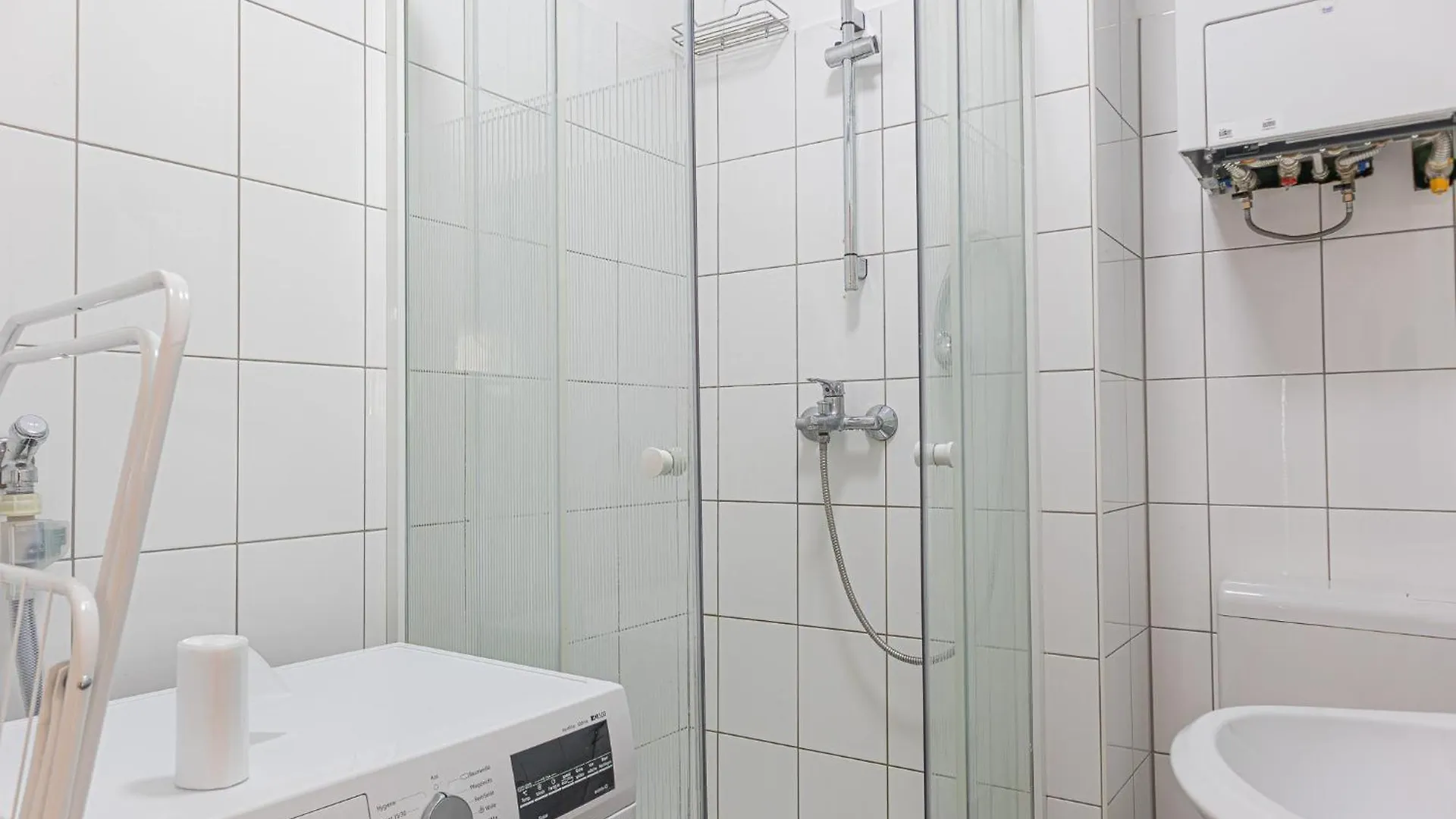 Lovely 2Br Apt, Great Location - Near Schoenbrunn Vienna