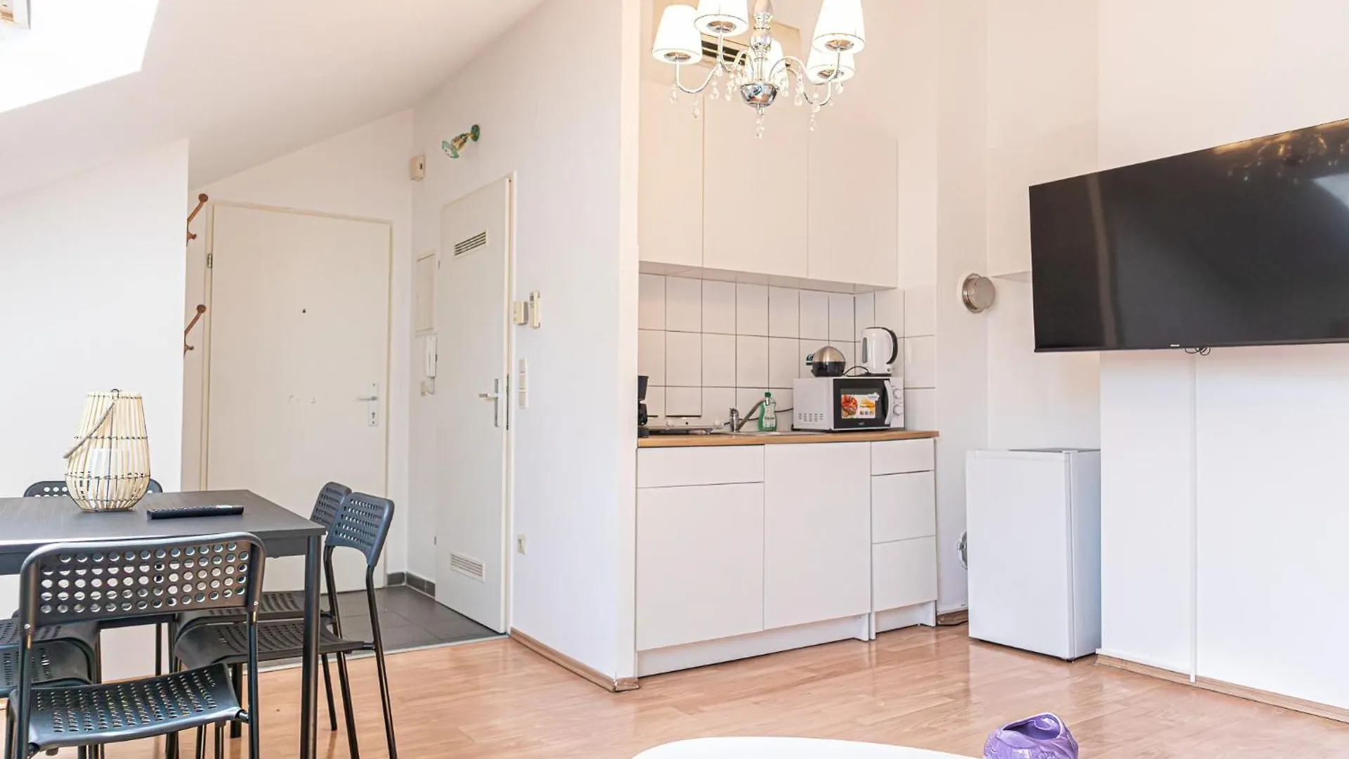 Lovely 2Br Apt, Great Location - Near Schoenbrunn Vienna