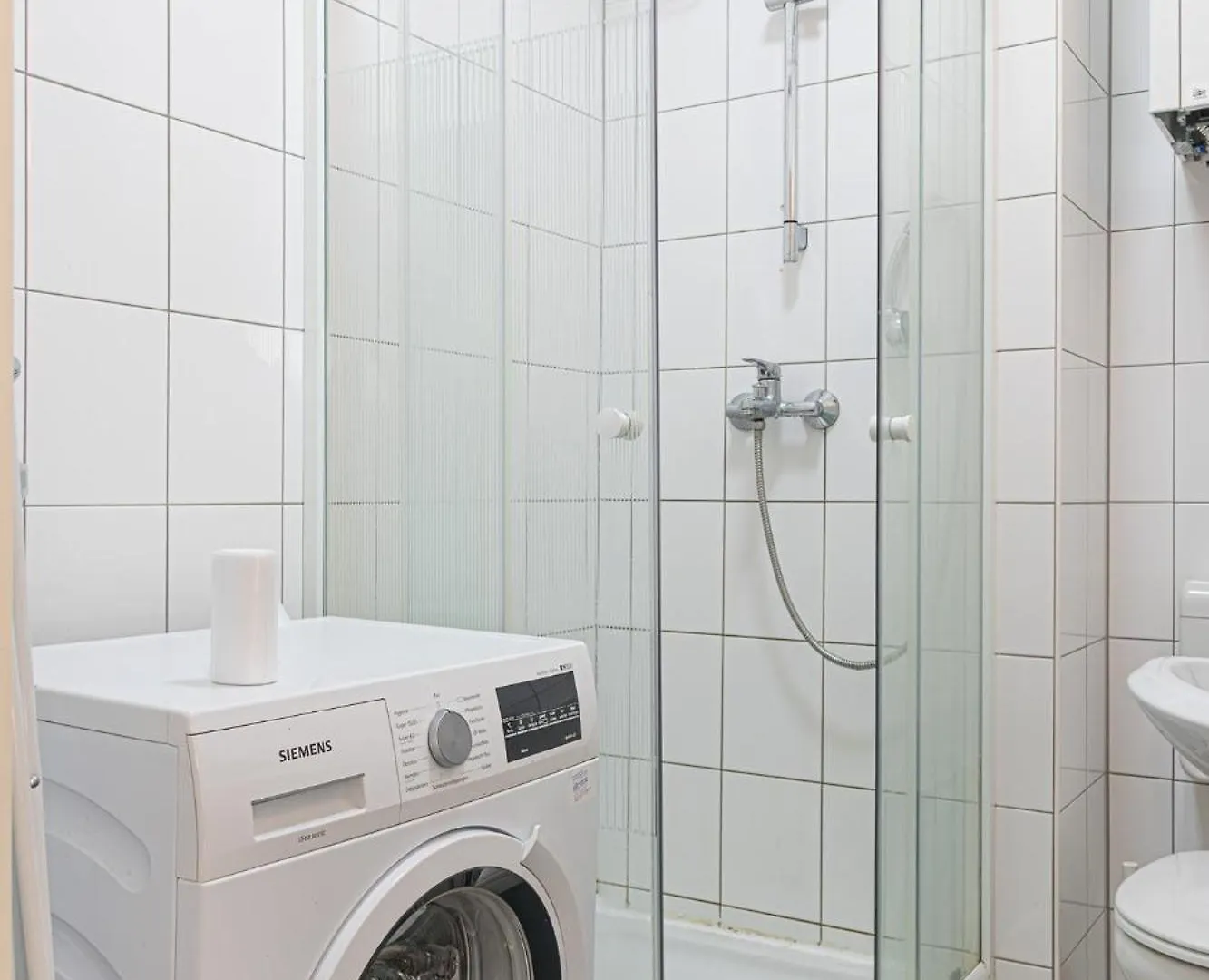 Lovely 2Br Apt, Great Location - Near Schoenbrunn Vienna Apartment